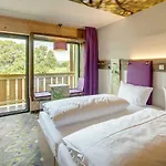 Hotel Explorer 4*