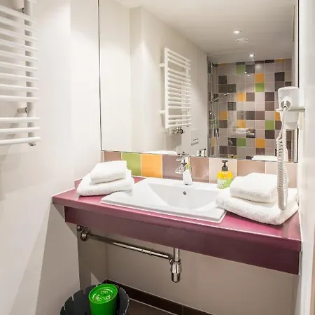 Explorer Otel
