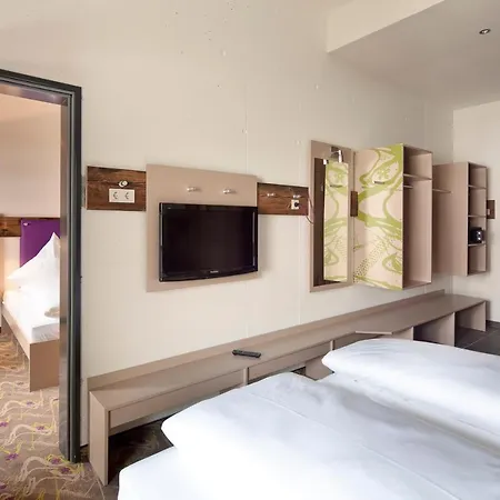 Otel Explorer 3*