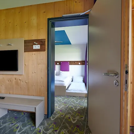 Hotel Explorer 3*