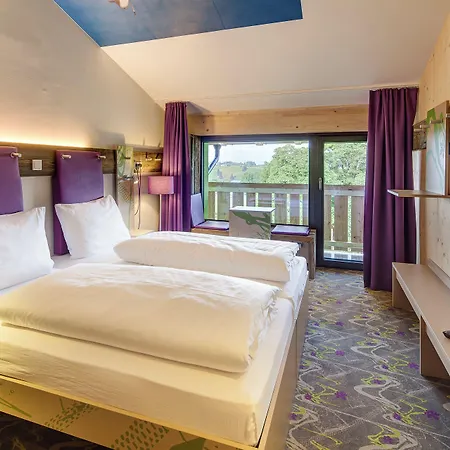 Explorer Hotel 4*
