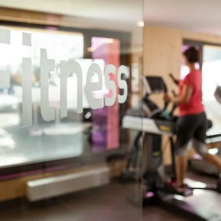 Explorer ホテル 4*