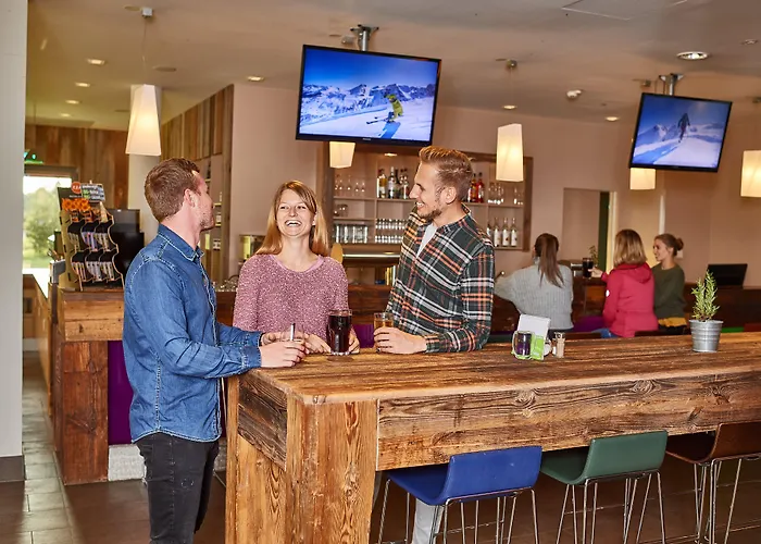 Готель Explorer