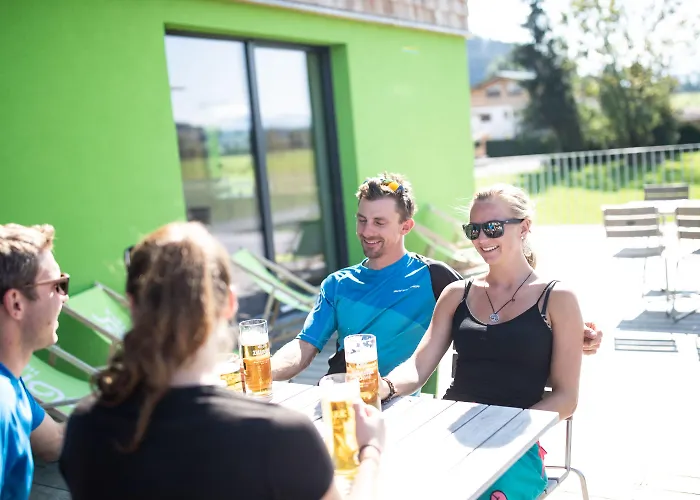 Готель Explorer