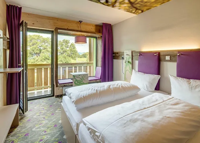 Готель Explorer 4*